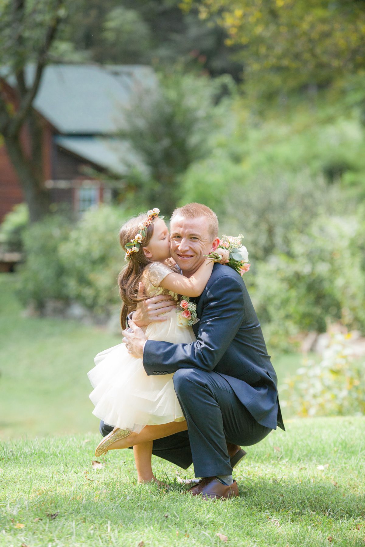 Daughter and stepdad at Butterfly Hollow wedding in Gordonsville, TN / Photography by Krista Lee