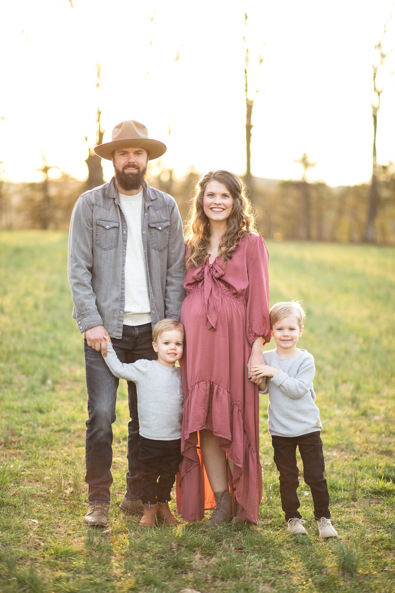 hipster family portrait maternity photo sunset wardrobe ideas 