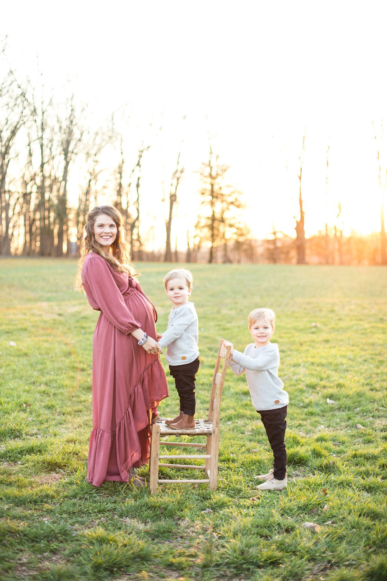 Nashville Maternity Photographer poses ideas 