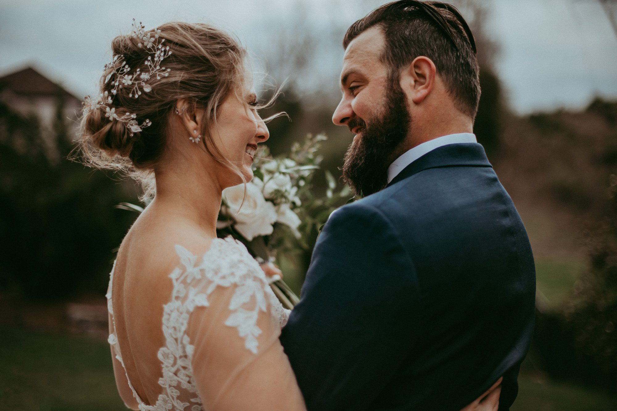 Natural wedding portrait with bride and groom 