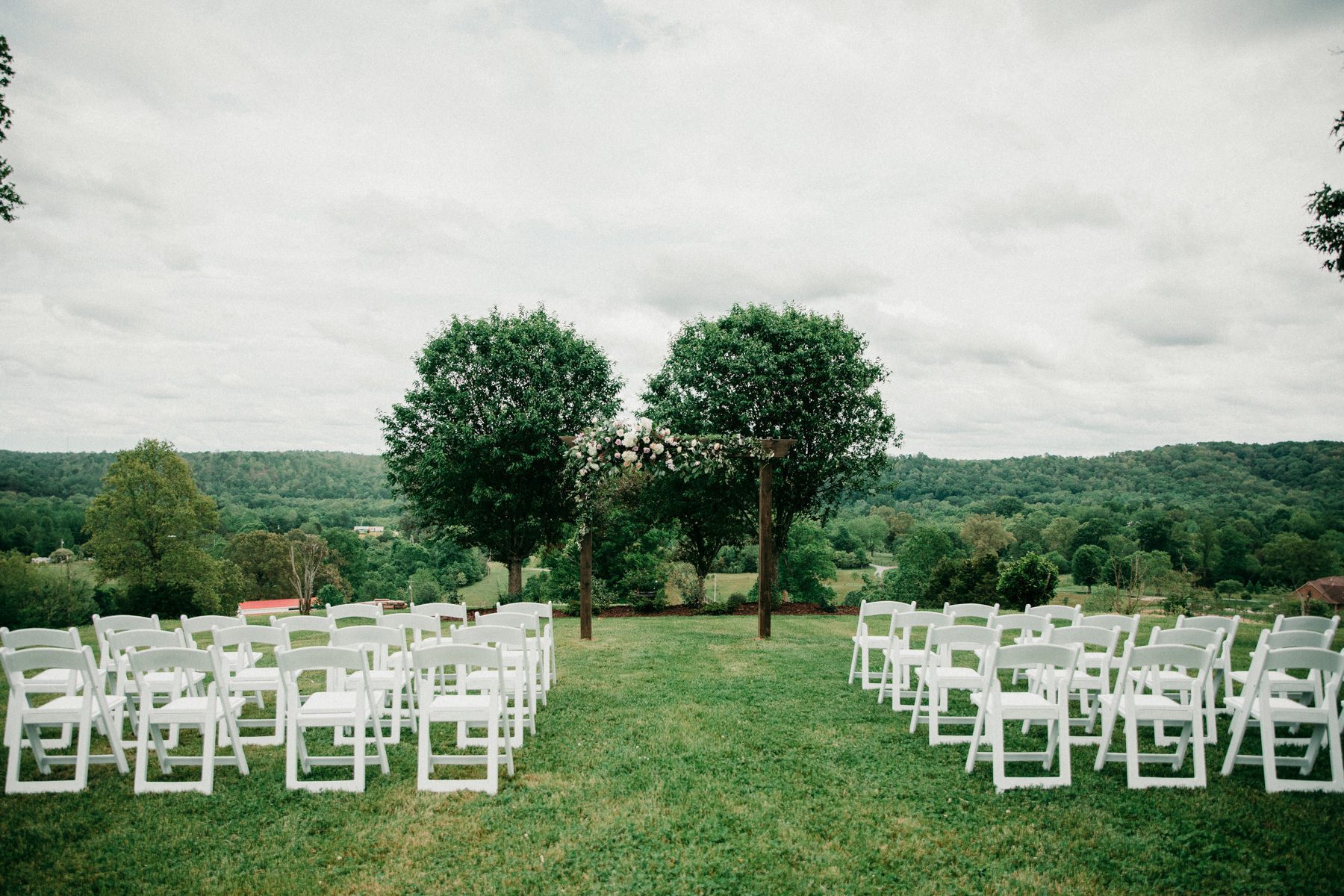outdoor ceremony area before wedding ceremony at Front Porch Farms Charlotte TN