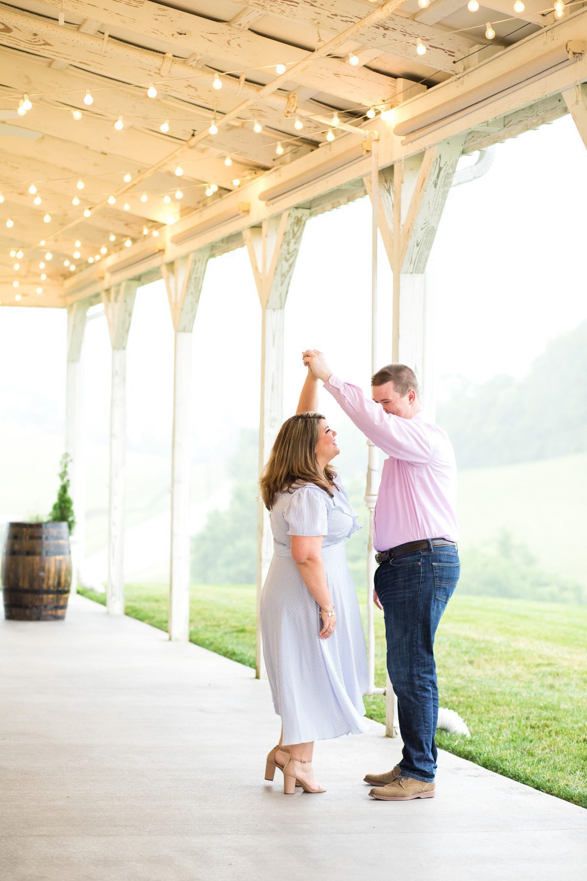 engagement session at white dove barn in beechgrove tn