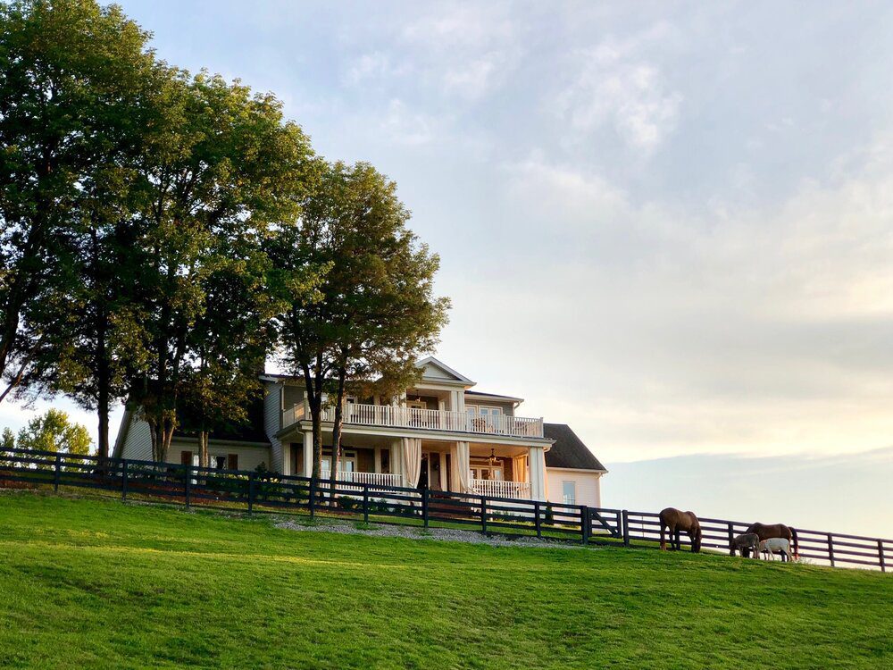 A&E Farm just outside of Nashville is a great place to stay with large wedding groups or guests in a rustic setting